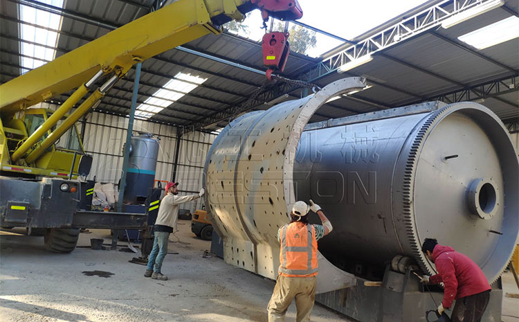 智利16噸廢舊輪胎煉油設備安裝現場